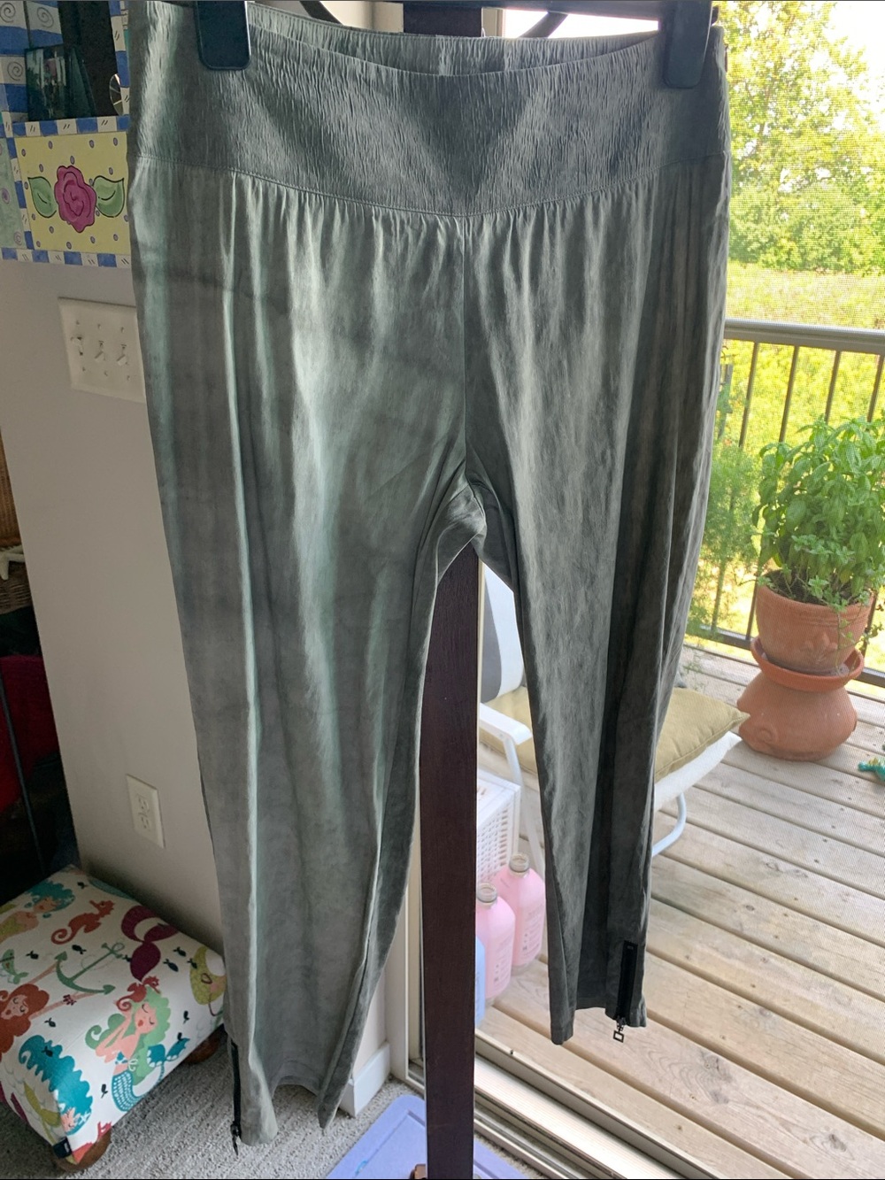 Sarah Pacini stretch linen pants Made in Italy. Ankle Zip Size 2